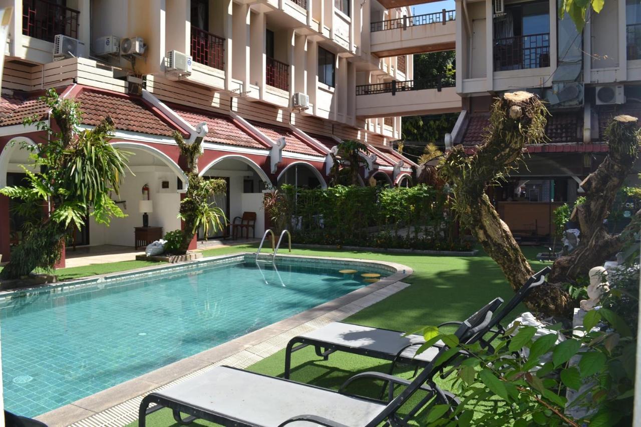The Top Patong Resort Exteriör bild